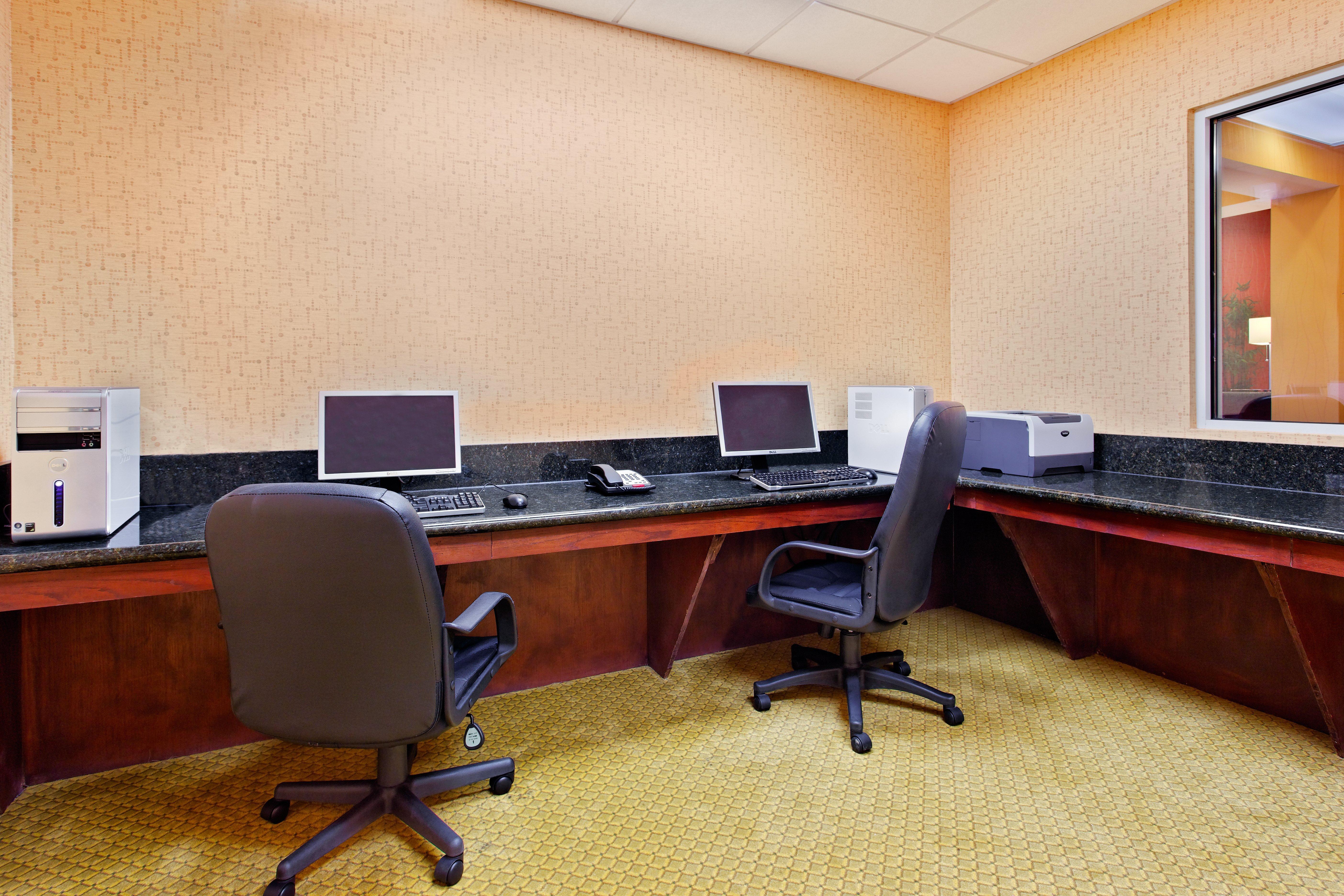 Holiday Inn Express & Suites Malvern By Ihg Exterior foto
