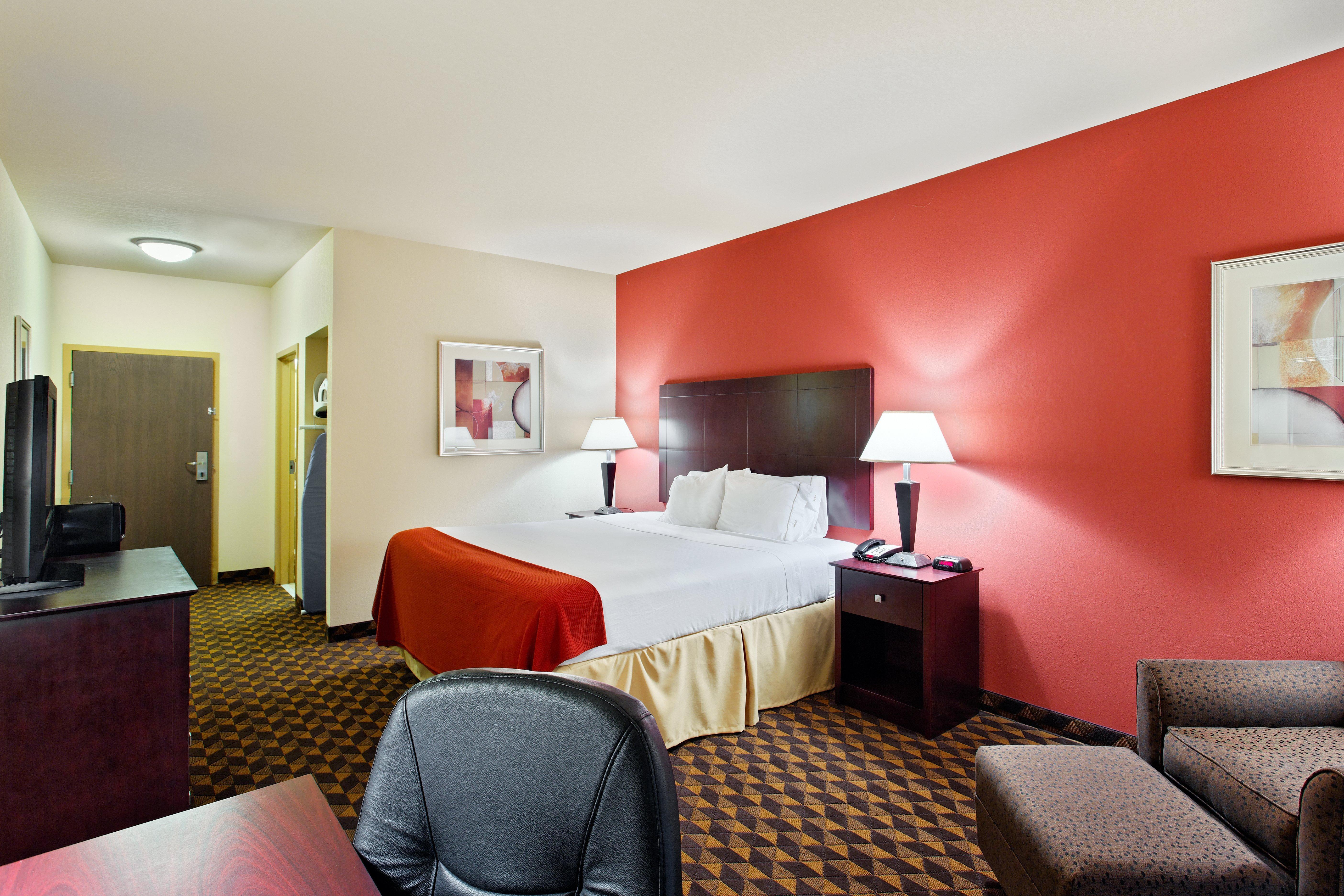 Holiday Inn Express & Suites Malvern By Ihg Exterior foto